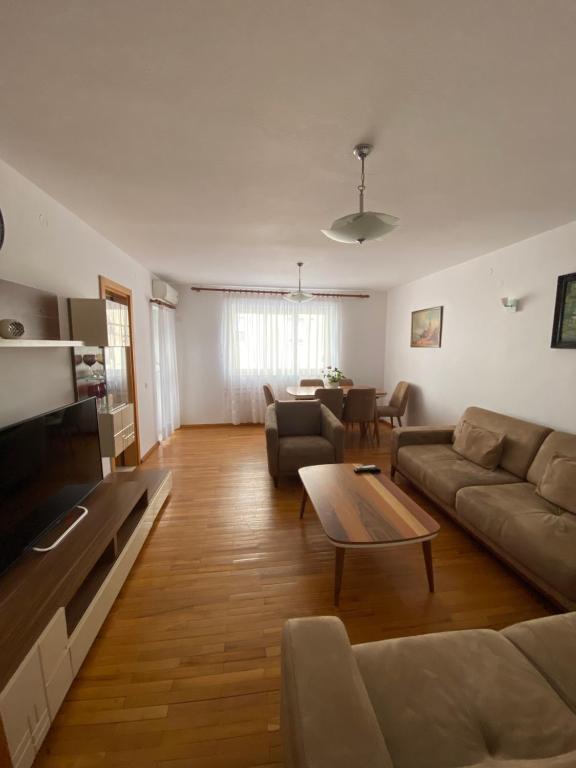 Premier Apartment
