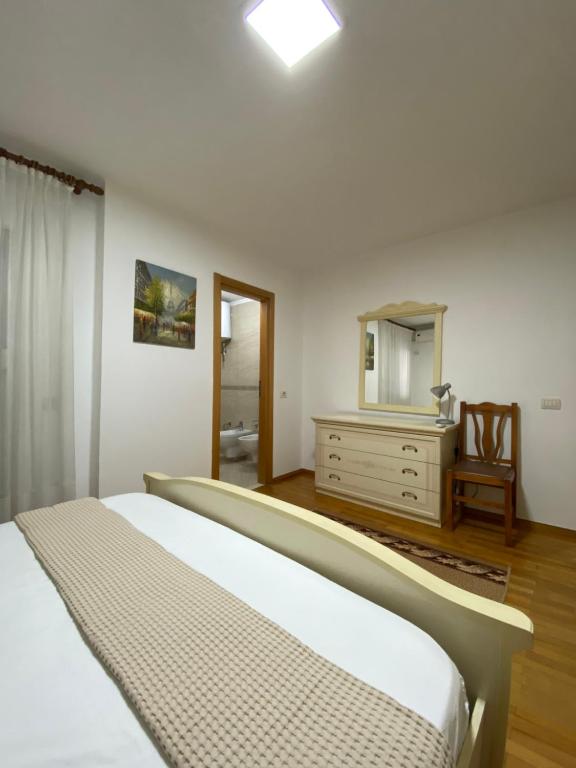 Premier Apartment - Image 2
