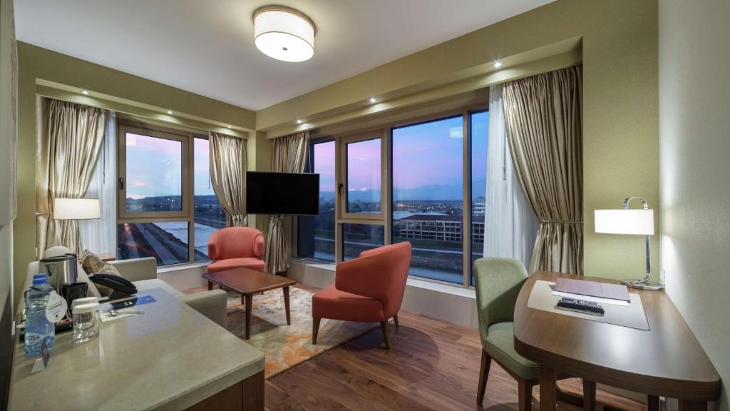 DoubleTree By Hilton Skopje - 1ベッドルームキングスイート