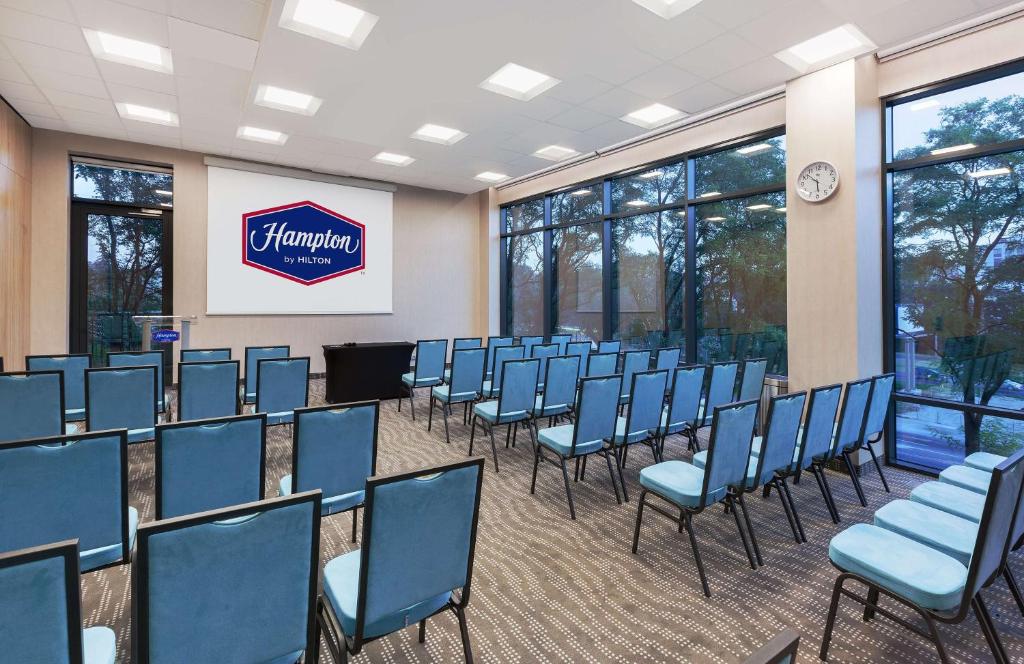 Hampton By Hilton Lublin - 15