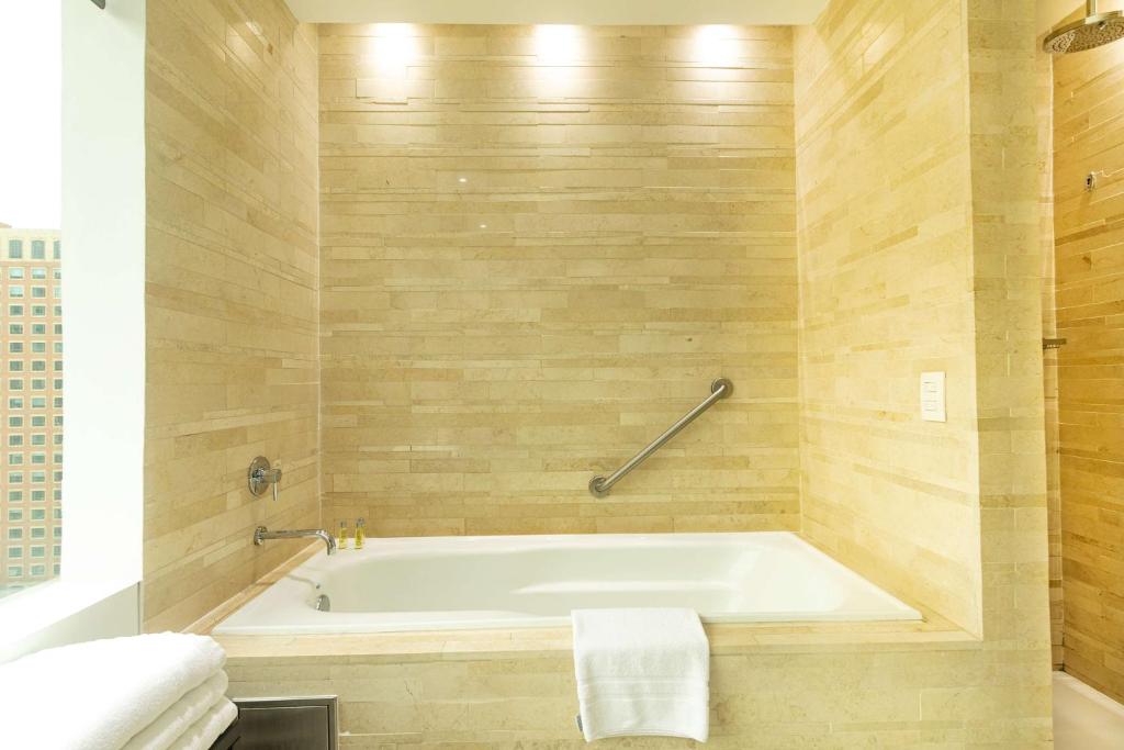 Koupelna v ubytování Hilton Bogotá