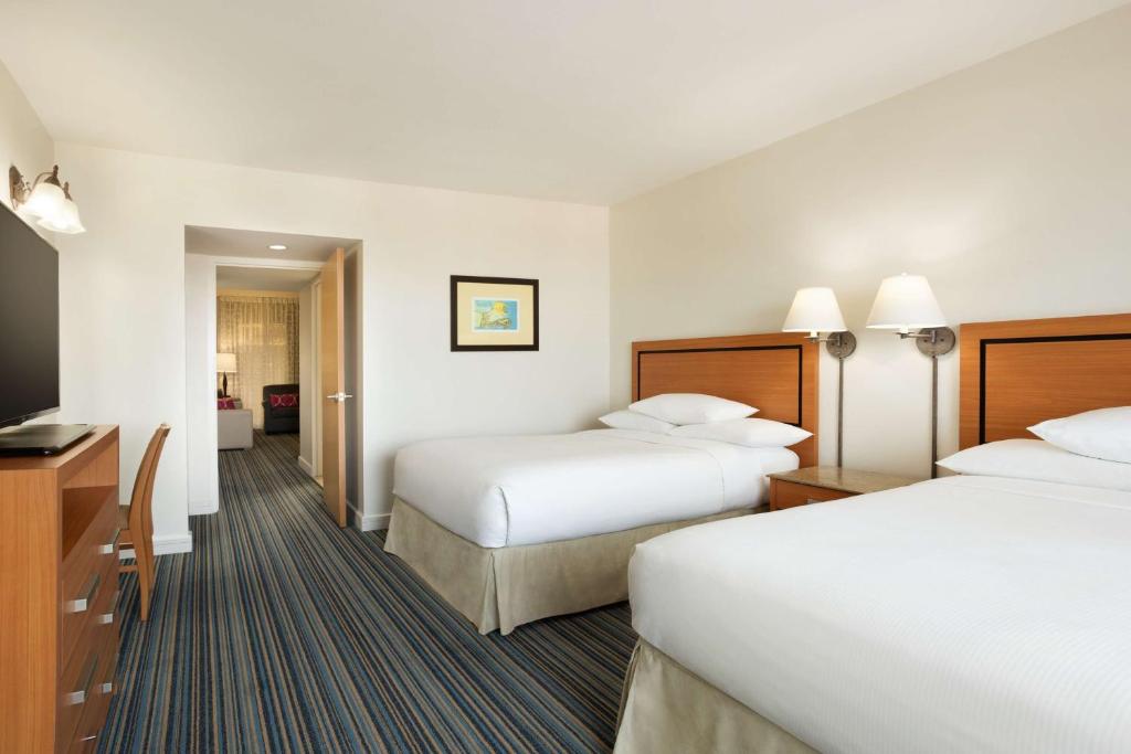 Embassy Suites by Hilton Dorado del Mar Beach Resort - Suite Doble Estándar