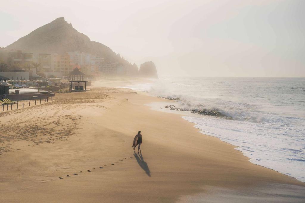 Best luxury hotels in Los Cabos 484123510