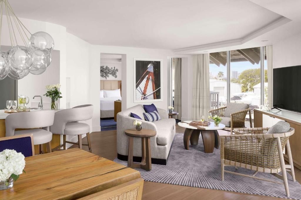 Hilton Fort Lauderdale Marina - King Bed Suite Intracoastal View