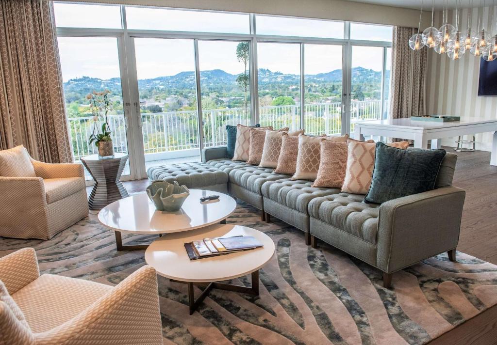 The Beverly Hilton photo