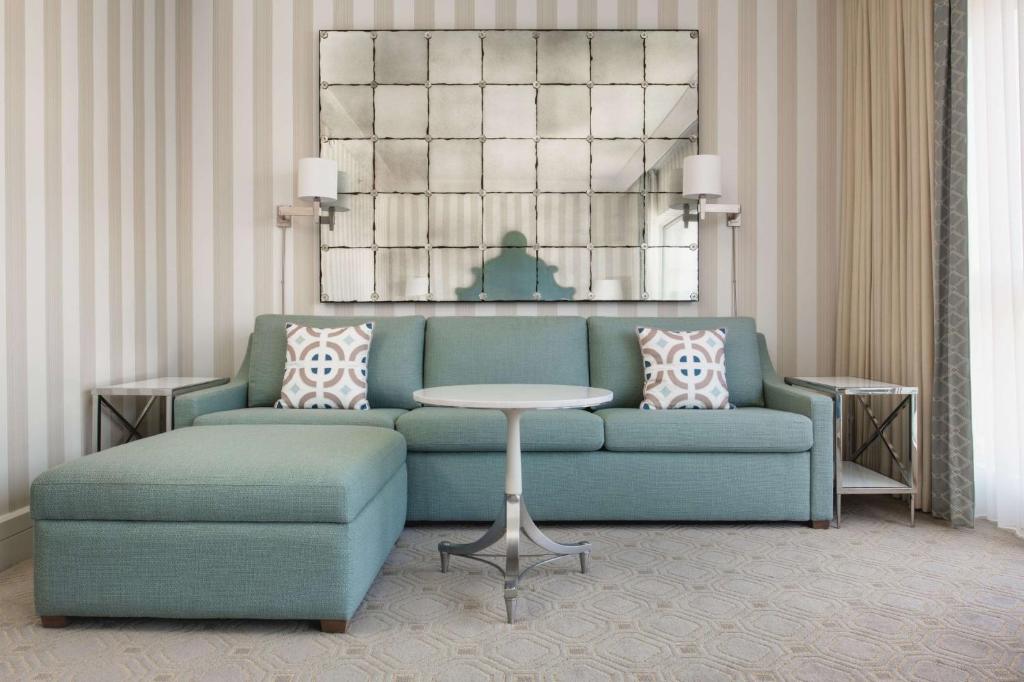 The Beverly Hilton - 国王工作室套房与露台