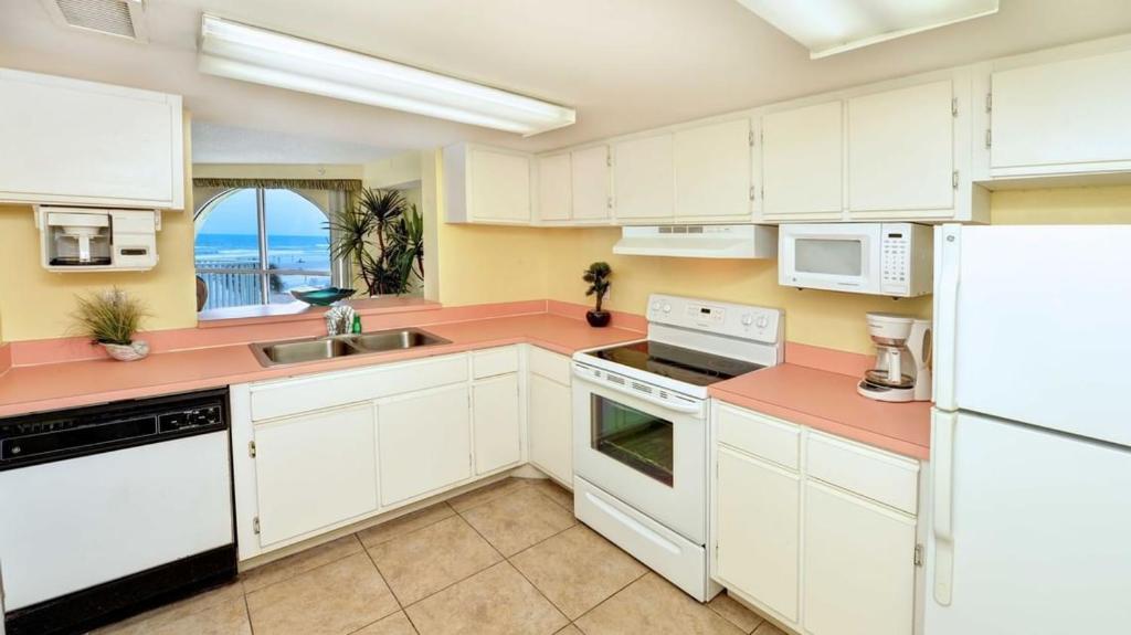 El Caribe Resort and Conference Center - Deluxe Queen Suite