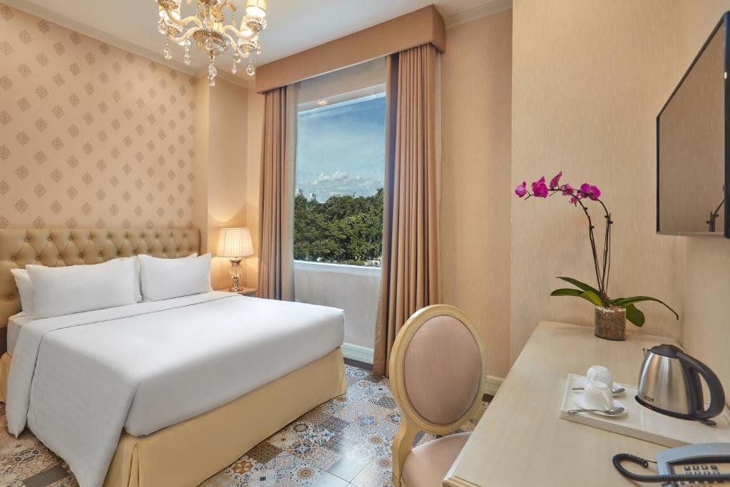Rizal Park Hotel - Sala De Reina De Lujo