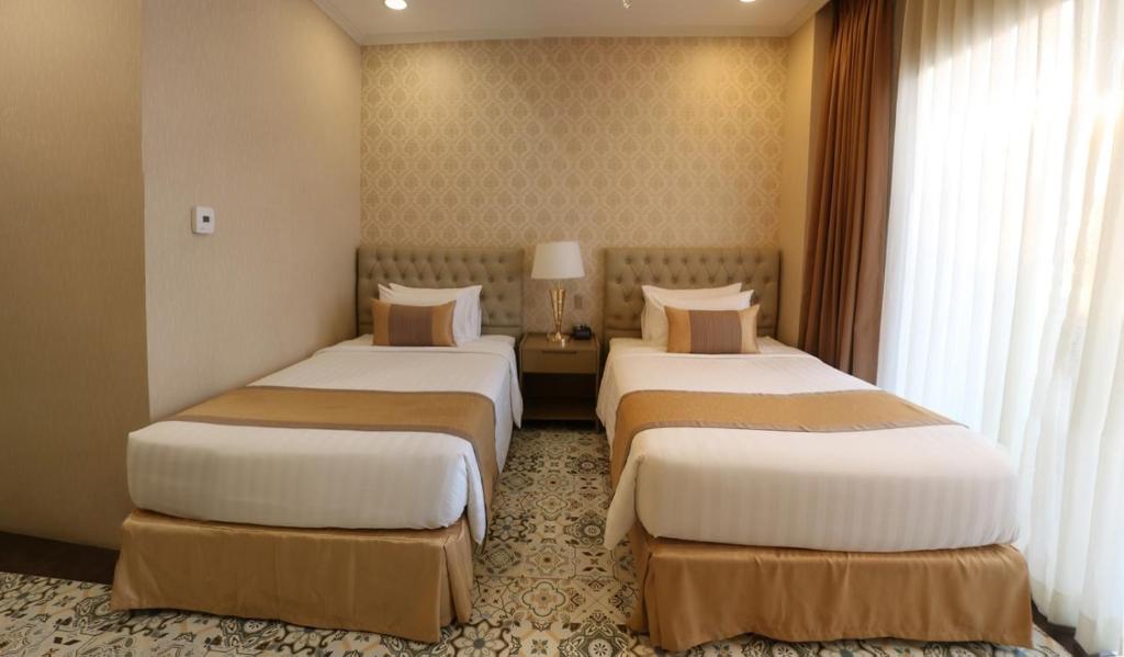 Rizal Park Hotel - Club Twin Sala Con Balcón