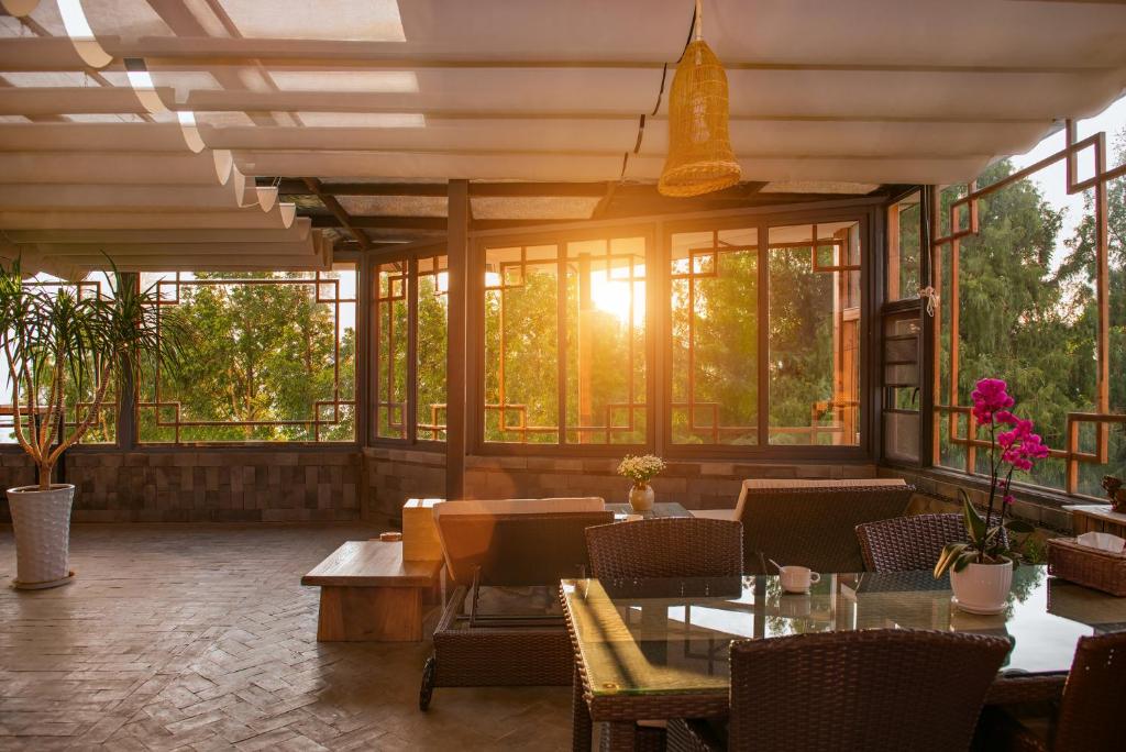 Restaurace v ubytování Dali Yanyuan Erhai Retreat