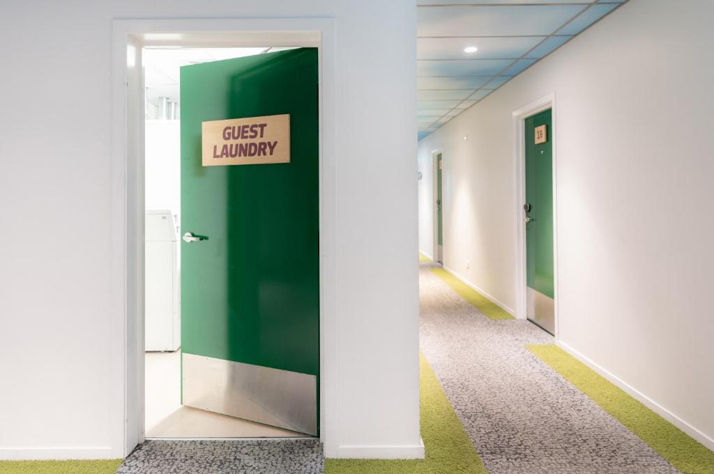 LyLo Christchurch Airport - Resim 34