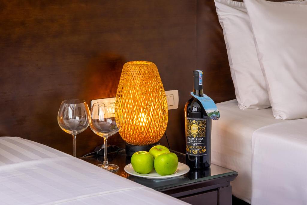 Centre Point Hanoi Hotel - 8