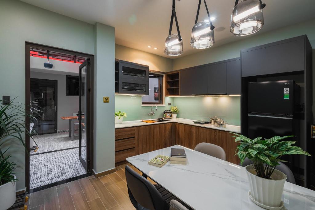 Nhà bếp/bếp nhỏ tại Thảo Nguyên House