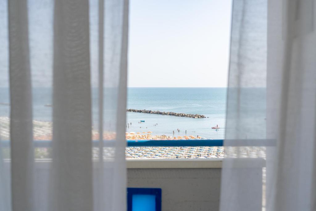 Nespecifikovaný výhled na moře nebo výhled na moře při pohledu z hotelu