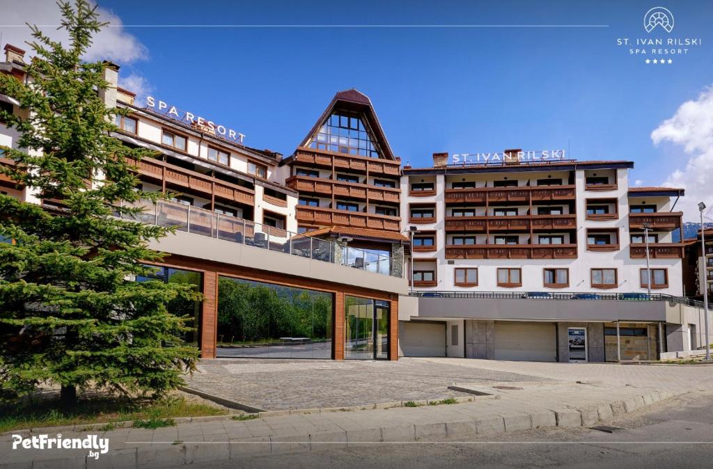 Budova, kde se aparthotel nachází