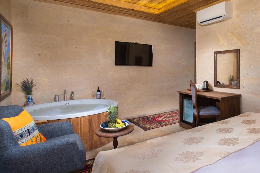 Cappadocia Pyramid Stone House - 9