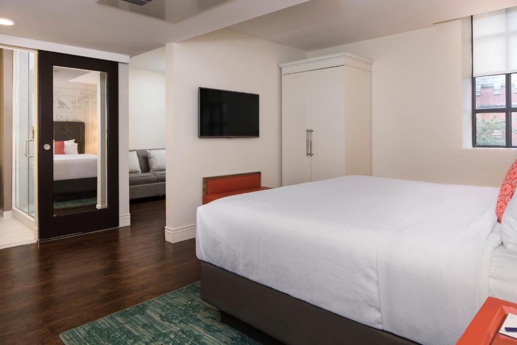 Hotel Indigo Baltimore Downtown, an IHG Hotel - 