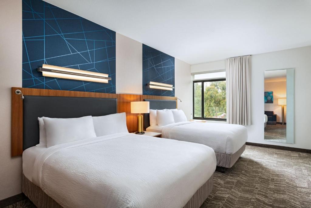 Springhill Suites by Marriott Anaheim Maingate - Estúdio Com Duas Camas Queen -size E Cama De Gaiola Com Visões De Fogos De Artifício (piso Alto)