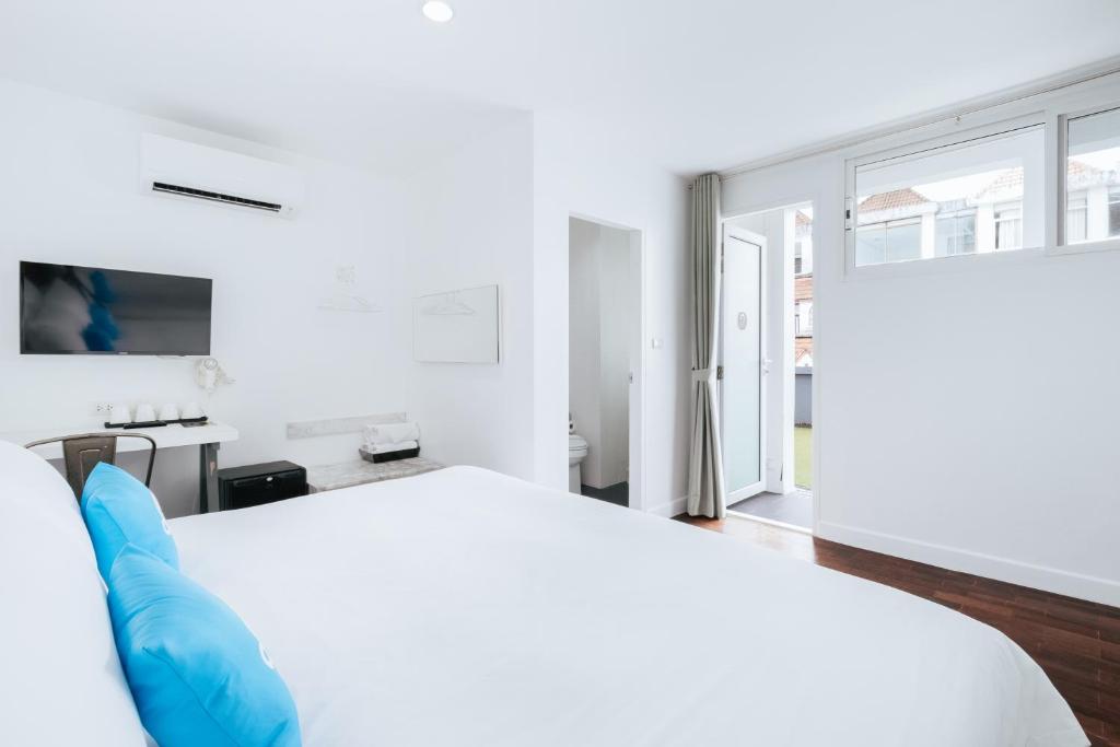 Blu Monkey Bed & Breakfast Phuket - Resim 43