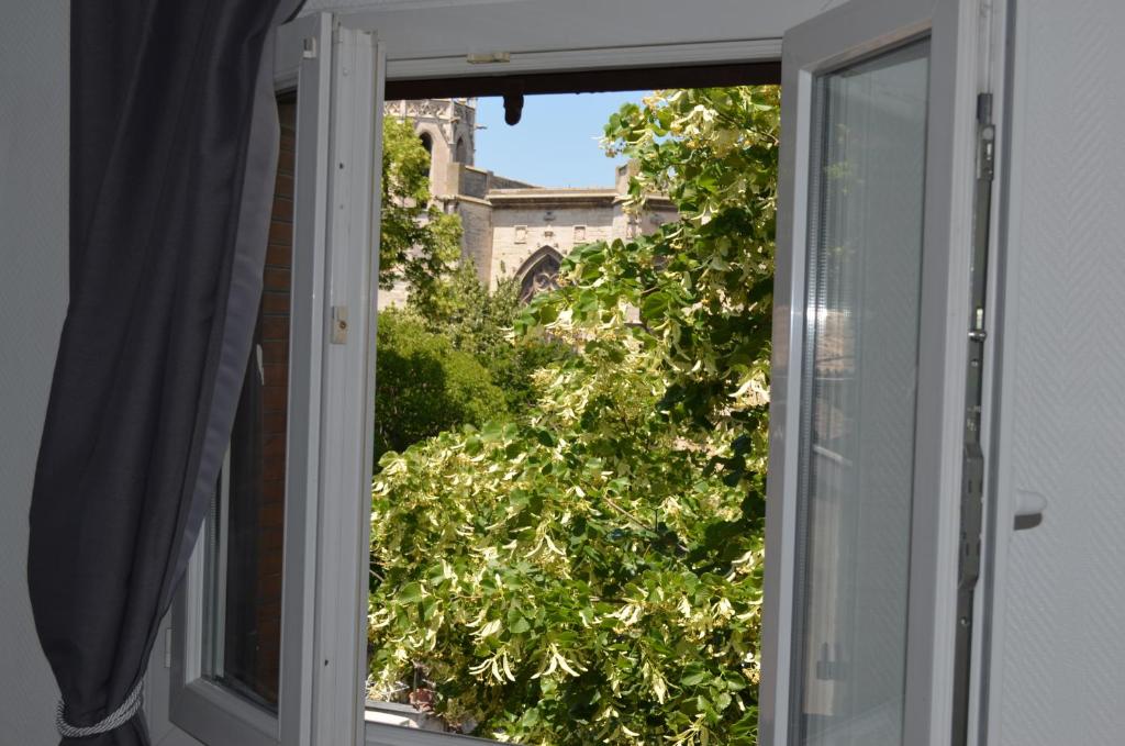 Zahrada ubytování Hôtel Les Corps Saints