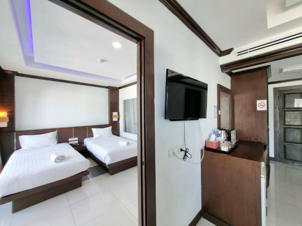 
Deluxe Quadruple Room
