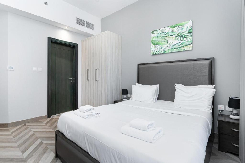 Postel nebo postele na pokoji v ubytování Spacious 4bd en-suite apt I Canal view I Fast wifi