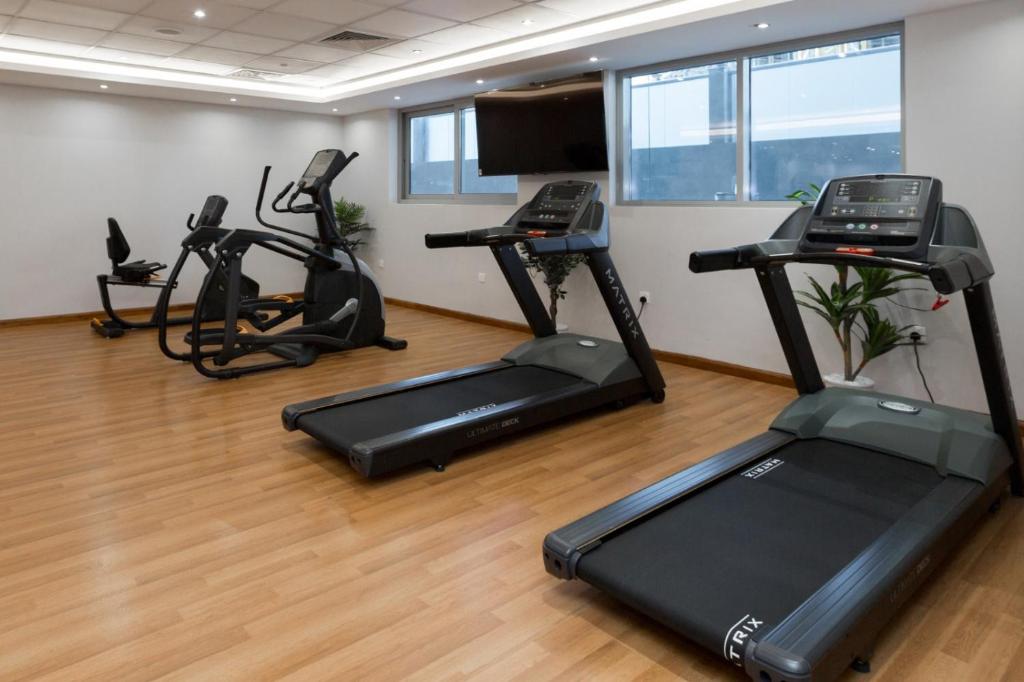 Fitness centrum a/nebo fitness zařízení v ubytování Spacious 4bd en-suite apt I Canal view I Fast wifi