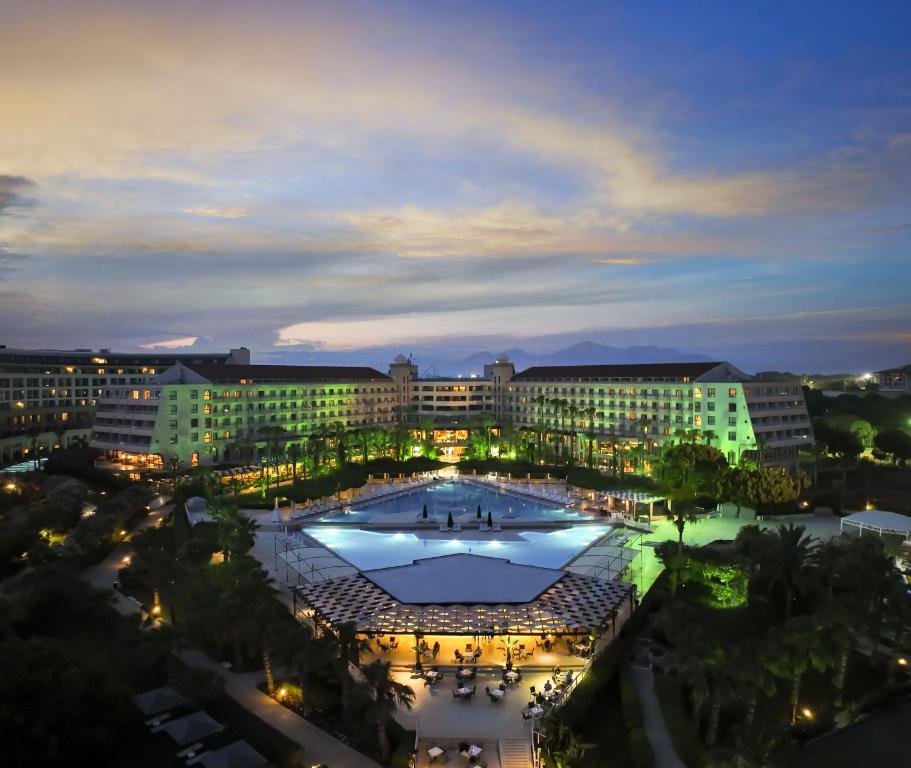 The swimming pool at or close to Kaya Belek