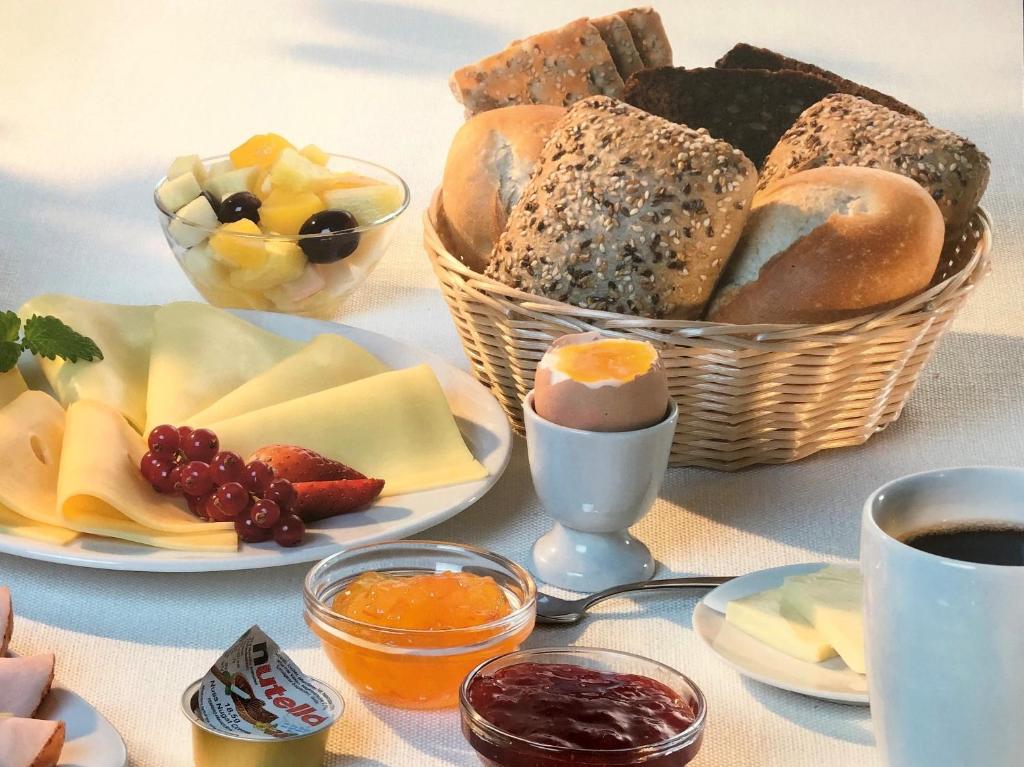 Hotel am Bayrischen Platz - Resim 13