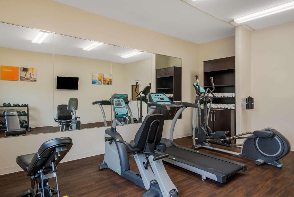 Fitness centrum a/nebo fitness zařízení v ubytování Comfort Inn & Suites Barnesville - Frackville