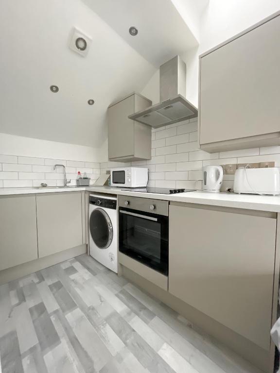 10min to City - FREE Parking - Private Studio - Contractor Friendly - 工作室