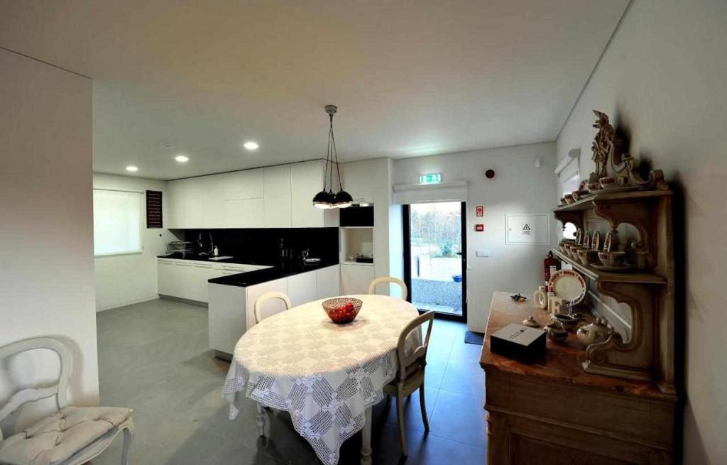 A cozinha ou cozinha compacta de Casas do Ermo - Ermo Villas