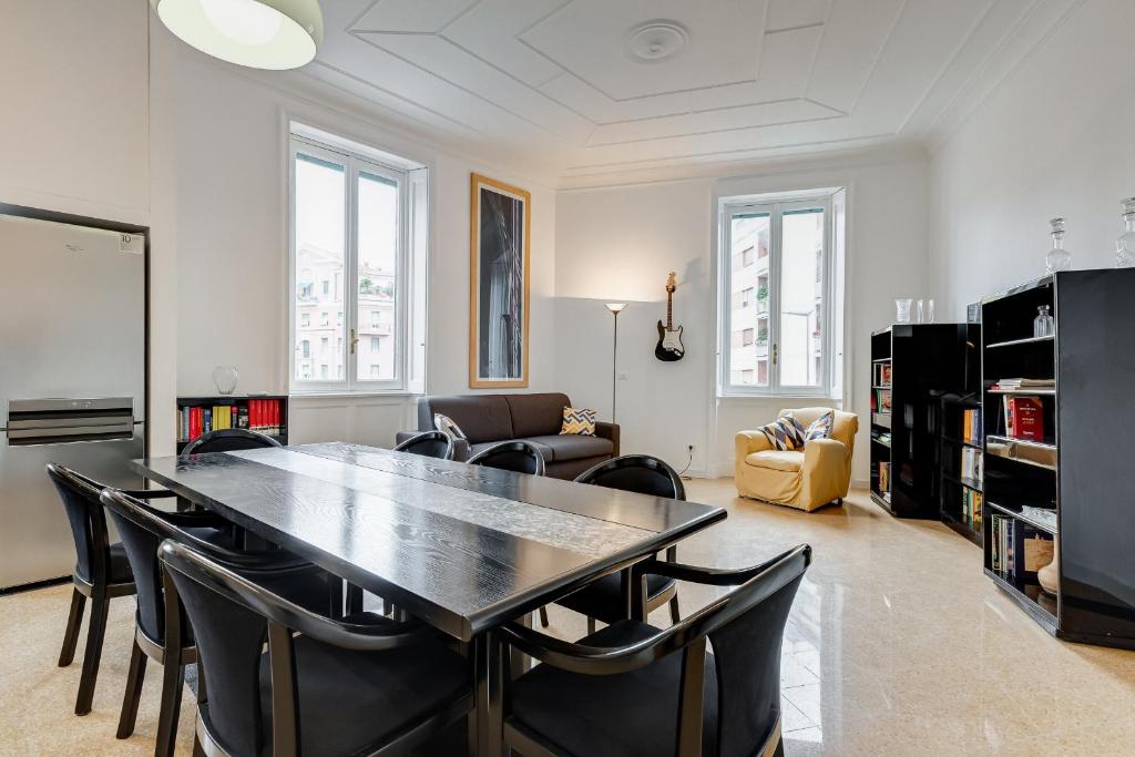 BMGA l Elegant Four-Room Apt for 8 Guests in Prati
