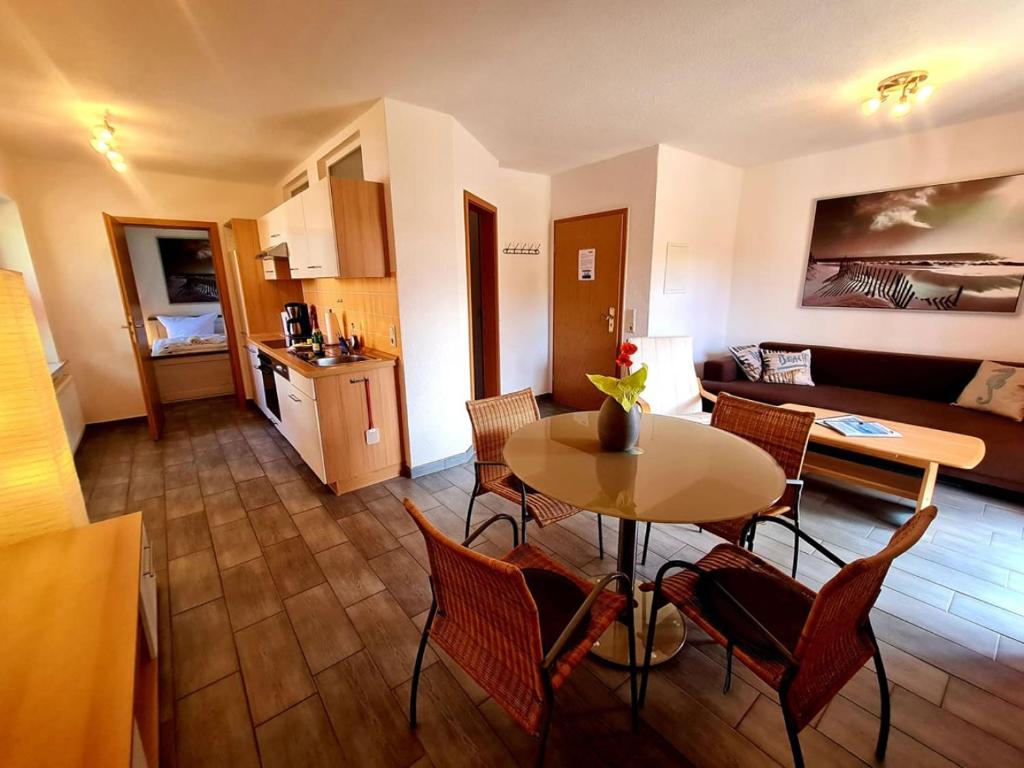 Boddenhus Apartment - Apartment With Terrace