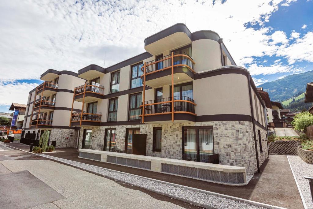 Zillertal Suites Fügen by ALPS RESORTS - 9