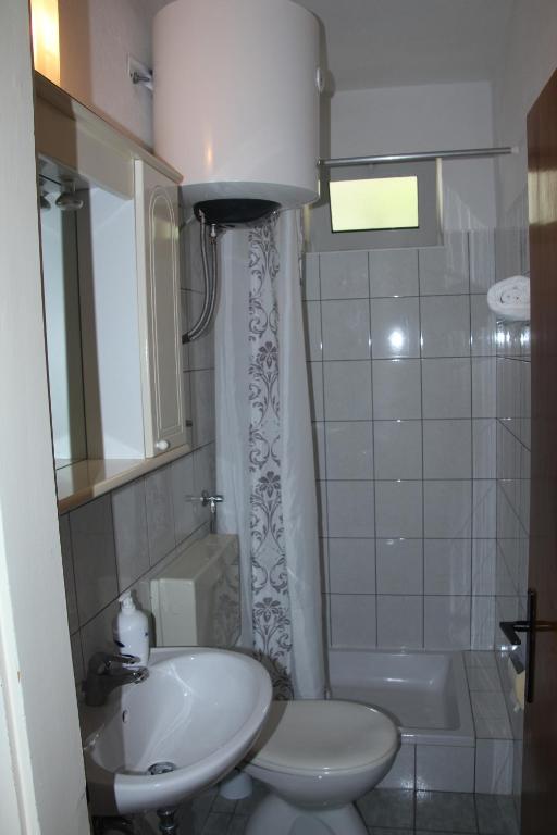 Kúpeľňa v ubytovaní Apartments Nikola Stipišić