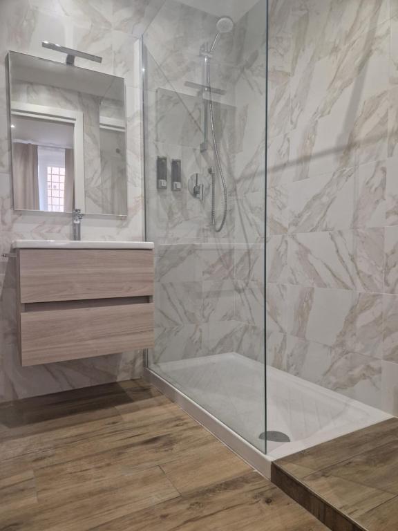 Un baño de Cozy Luxury Room Turati
