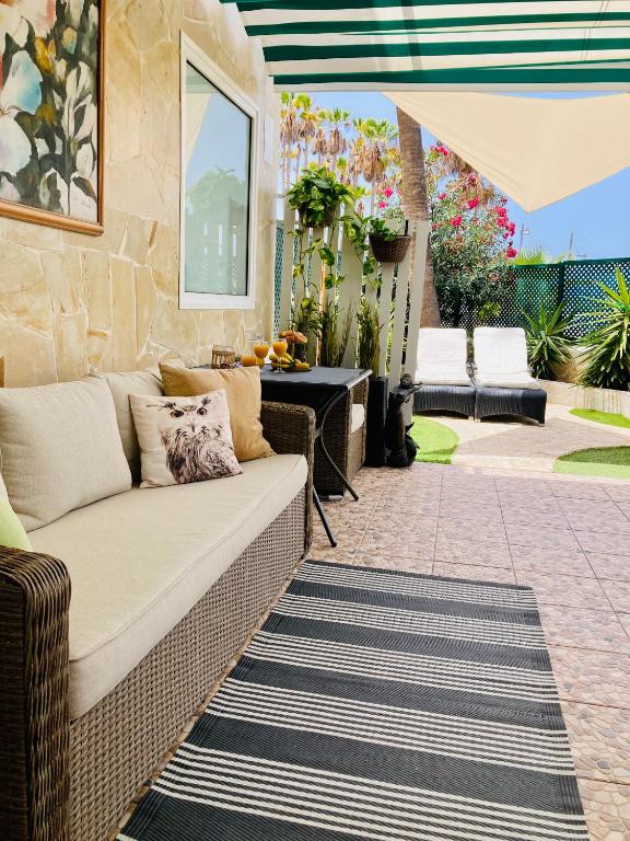 Pueblo Torviscas Sunset Harbour private apartment, Adeje Updated 2024