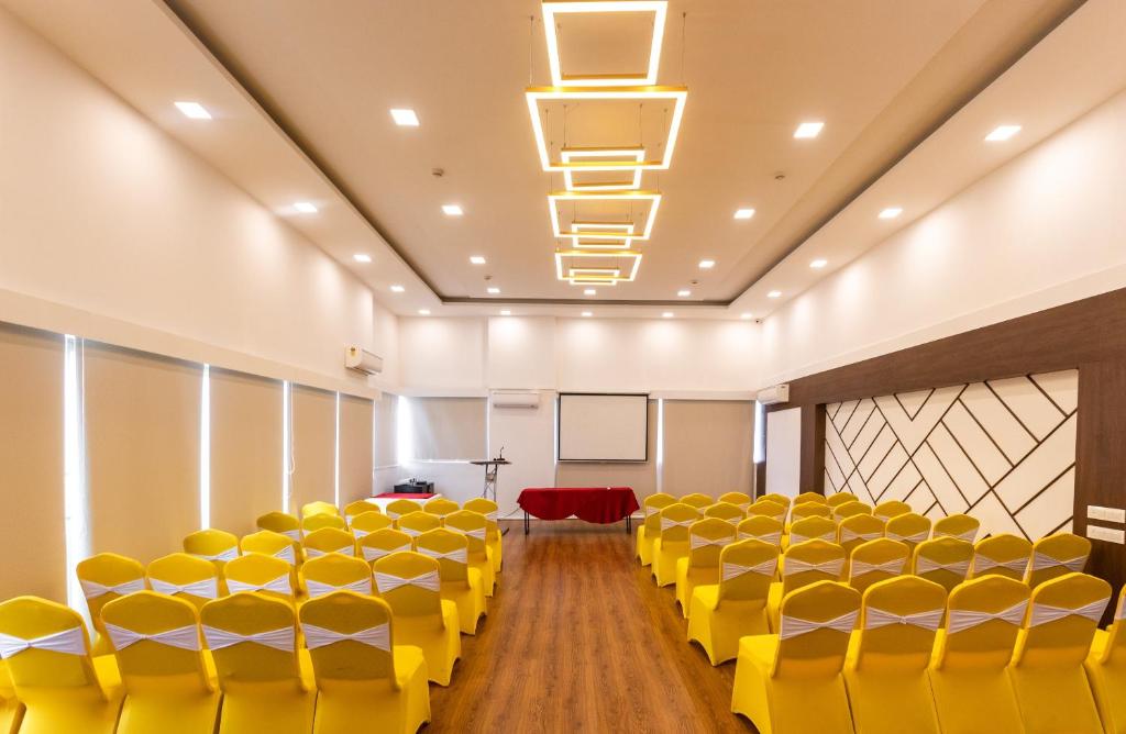 Konferenční prostory v ubytování Clubhouse Nami Residency Near Sabarmati Riverfront Ahmedabad