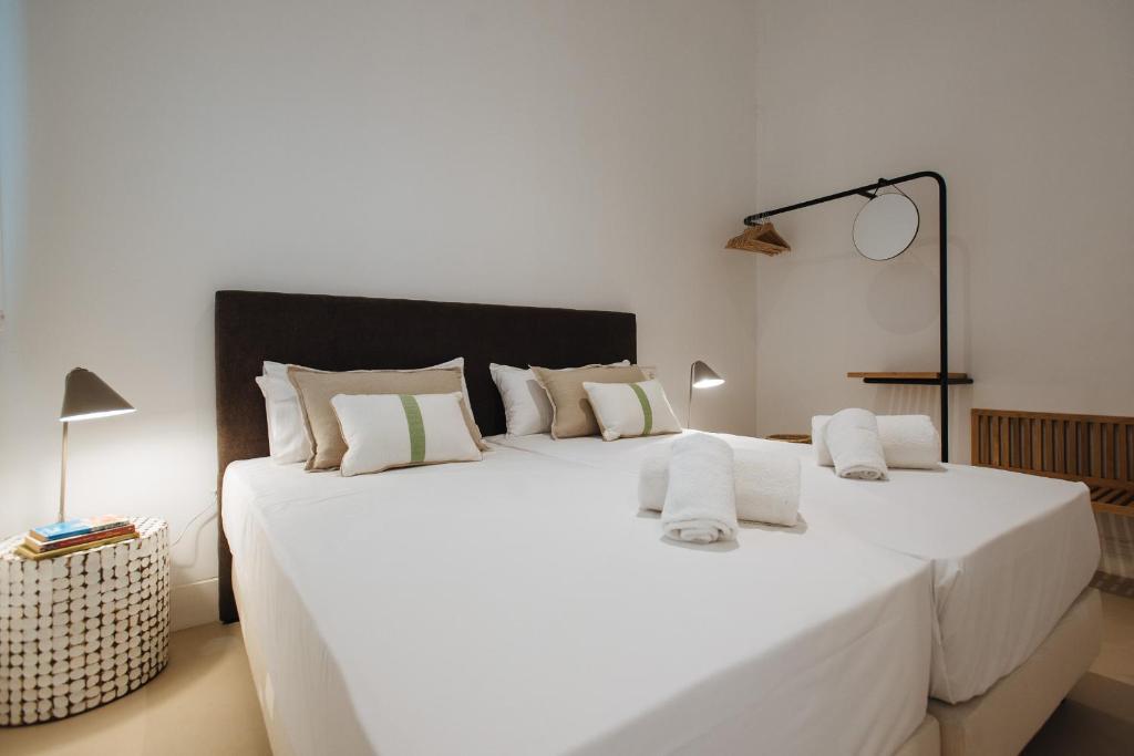 Posteľ alebo postele v izbe v ubytovaní Eva Recommends Castellar Pool & Terrace