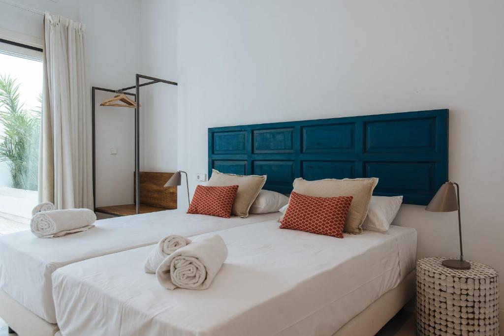 Eva Recommends Castellar Pool & Terrace - 