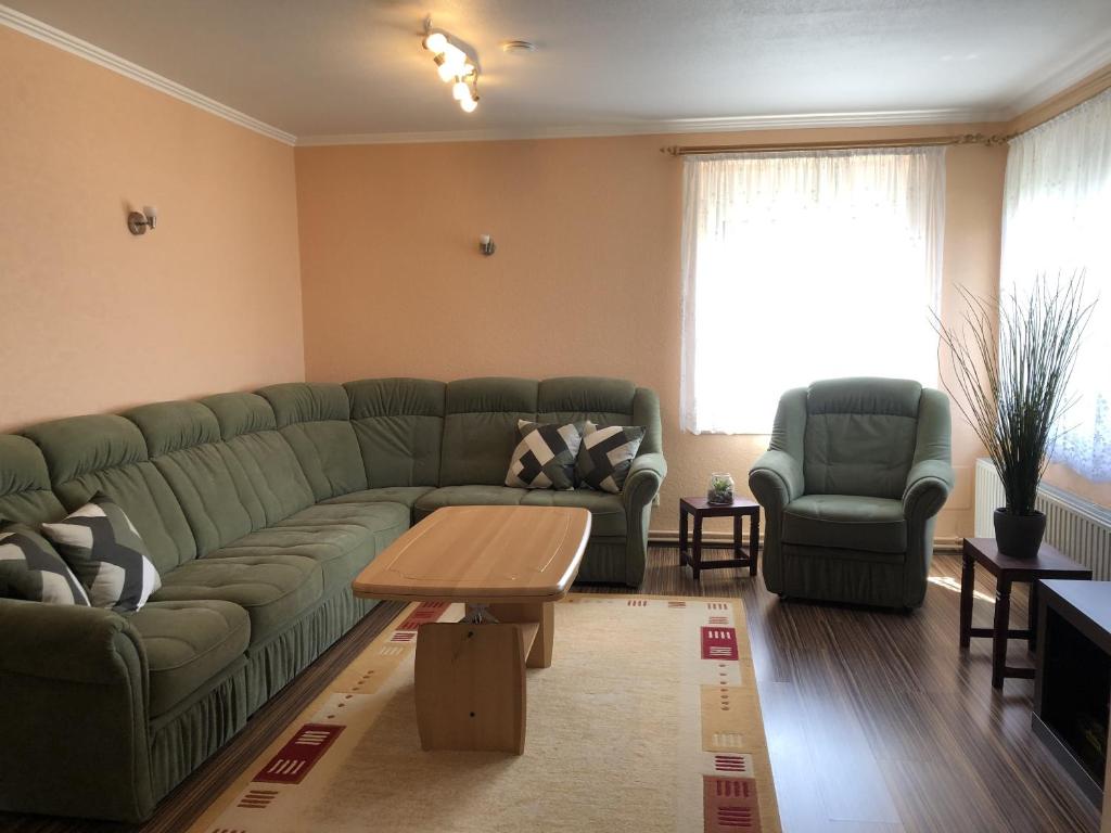 Posezení v ubytování BIG Apartment - 150qm in Bad Liebenwerda
