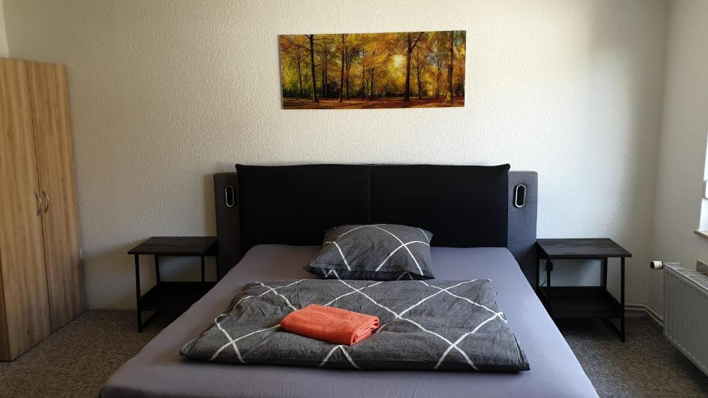 Postel nebo postele na pokoji v ubytování BIG Apartment - 150qm in Bad Liebenwerda