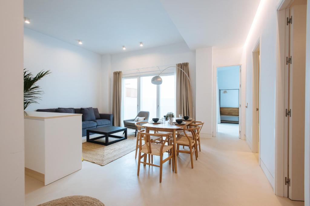 Eva Recommends Castellar Pool & Terrace - 