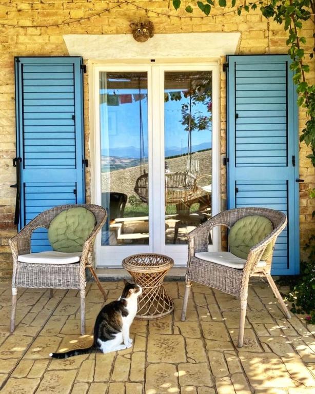A patio or other outdoor area at La mia Casa nelle Marche