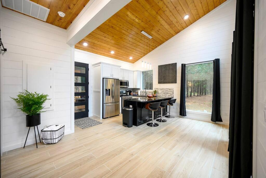 The Ember House - Luxury Honeymoon Cabin photo