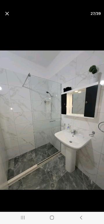 SunsetView Apartment - Imazhi 3