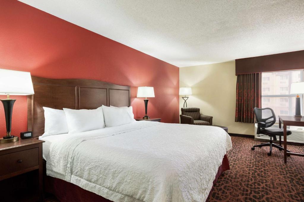 Hampton Inn Abilene - Habitación Con Cama Extragrande - No Fumadores