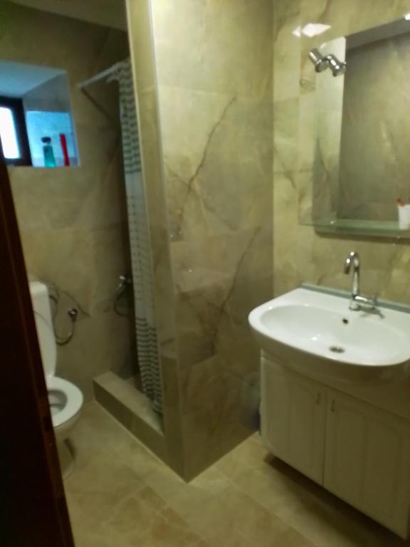 Un baño de Kula Nekoviča