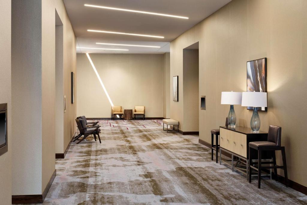 Posezení v ubytování Embassy Suites Amarillo Downtown